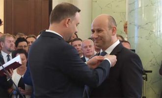 Marcin Witko odznaczony Krzyżem Kawalerskim Odrodzenia Polski (WIDEO) Marcin Witko odznaczony Krzyżem Kawalerskim Odrodzenia Polski (WIDEO)