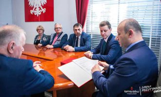 5mln zł na projekt wspierający seniorów 5mln zł na projekt wspierający seniorów