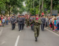 Obchody Święta Wojska Polskiego. Będą utrudnienia w ruchu i zmiany w rozkładzie MZK