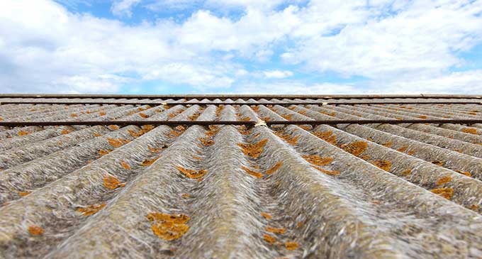 Pozbądź się azbestu z dachu. Możesz dostać 99% dofinansowania