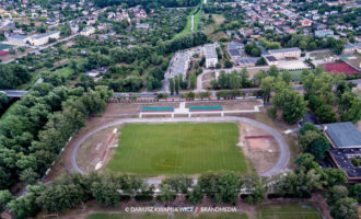 Stadion: trwają prace przy trybunie Stadion: trwają prace przy trybunie