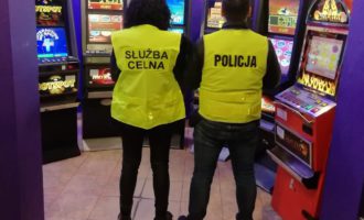Nielegalny salon gier hazardowych zlikwidowany w bloku przy ul. Smugowej Nielegalny salon gier hazardowych zlikwidowany w bloku przy ul. Smugowej