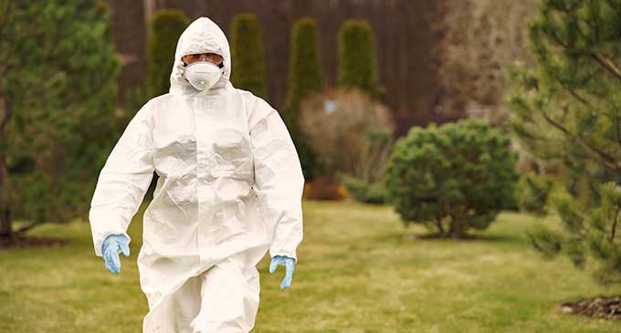 Ekspert: pandemia na świecie nie słabnie; wciąż pojawiają się w Polsce nowe ogniska epidemii