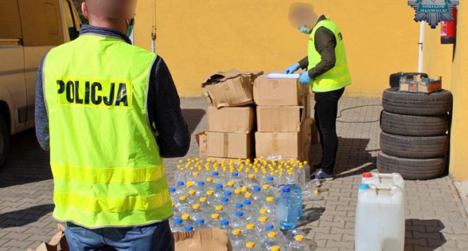 Policjanci przekazali 1300 litrów alkoholu do Tomaszowskiego Centrum Zdrowia