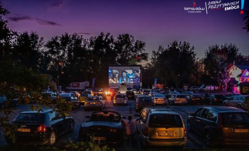 Nocne motokino zawitało do Tomaszowa (zdjęcia i film)
