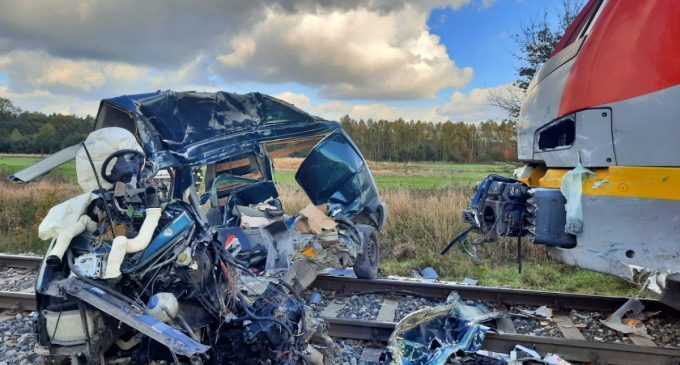 Śmiertelny wypadek na przejeździe kolejowym w Cekanowie