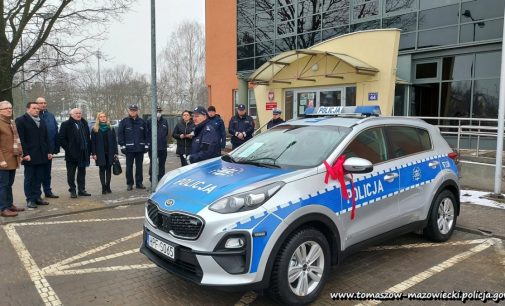 Nowy radiowóz dla policjantów z Czerniewic