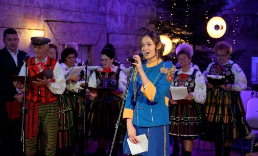 Magiczny koncert kolęd i pastorałek w drewnianym kościółku w Czerniewicach