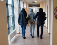 Rodzice 9-miesięcznego chłopca z Tomaszowa usłyszeli zarzuty znęcania się i narażenia go na utratę zdrowia lub życia